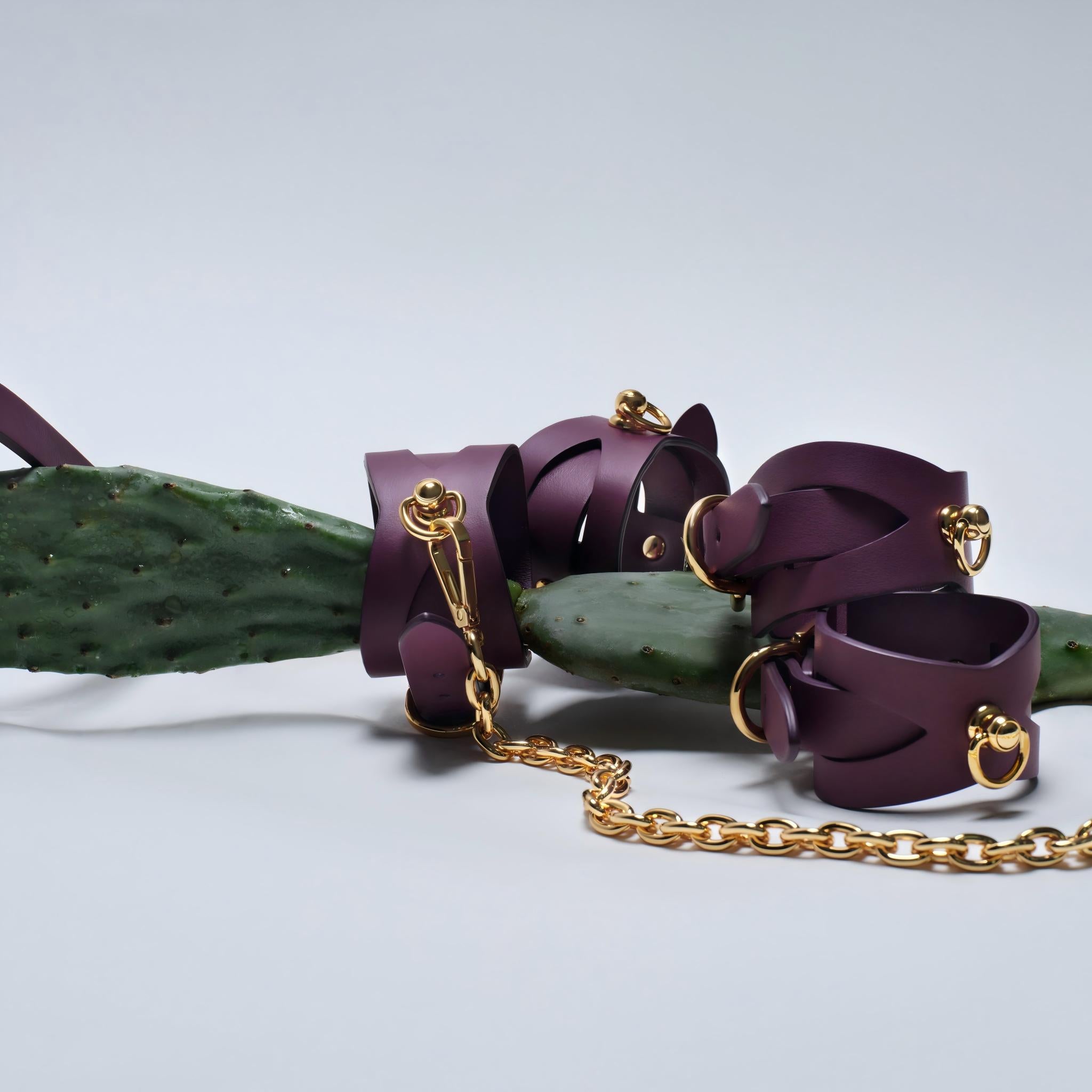 Yan - Leather Ritual Set