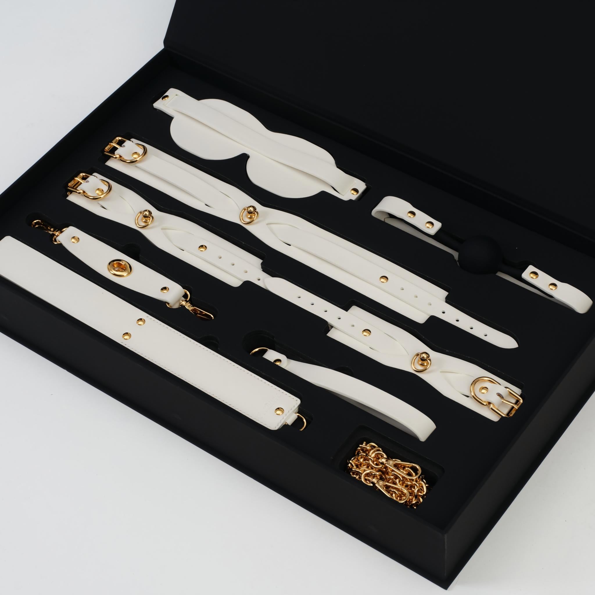 Yan - Leather Ritual Set